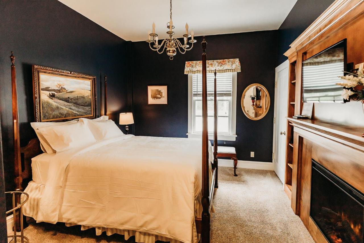 The Rochester Inn Sheboygan Falls ภายนอก รูปภาพ