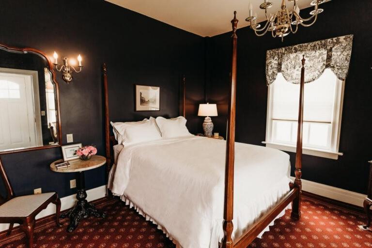 The Rochester Inn Sheboygan Falls ภายนอก รูปภาพ