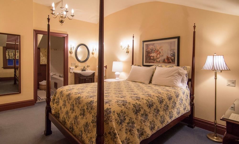 The Rochester Inn Sheboygan Falls ภายนอก รูปภาพ